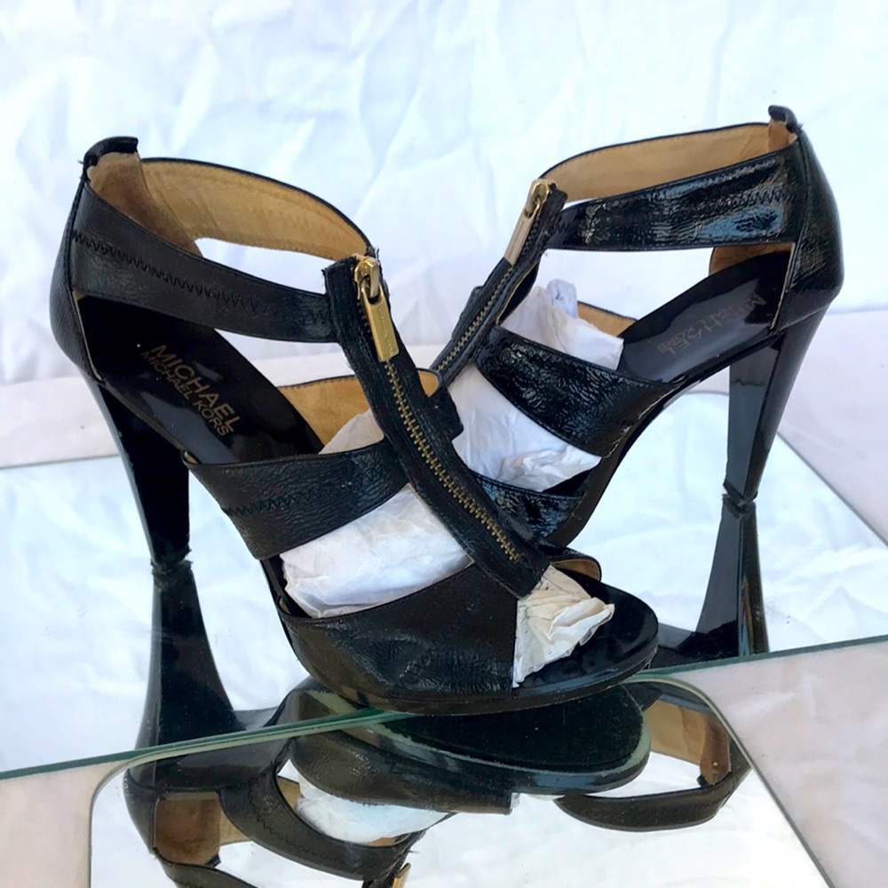 Michael Kors Berkeley zipper black heels size 8